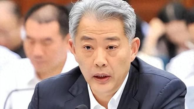 从农村娃到金融巨擘：李晓鹏的贪腐之路