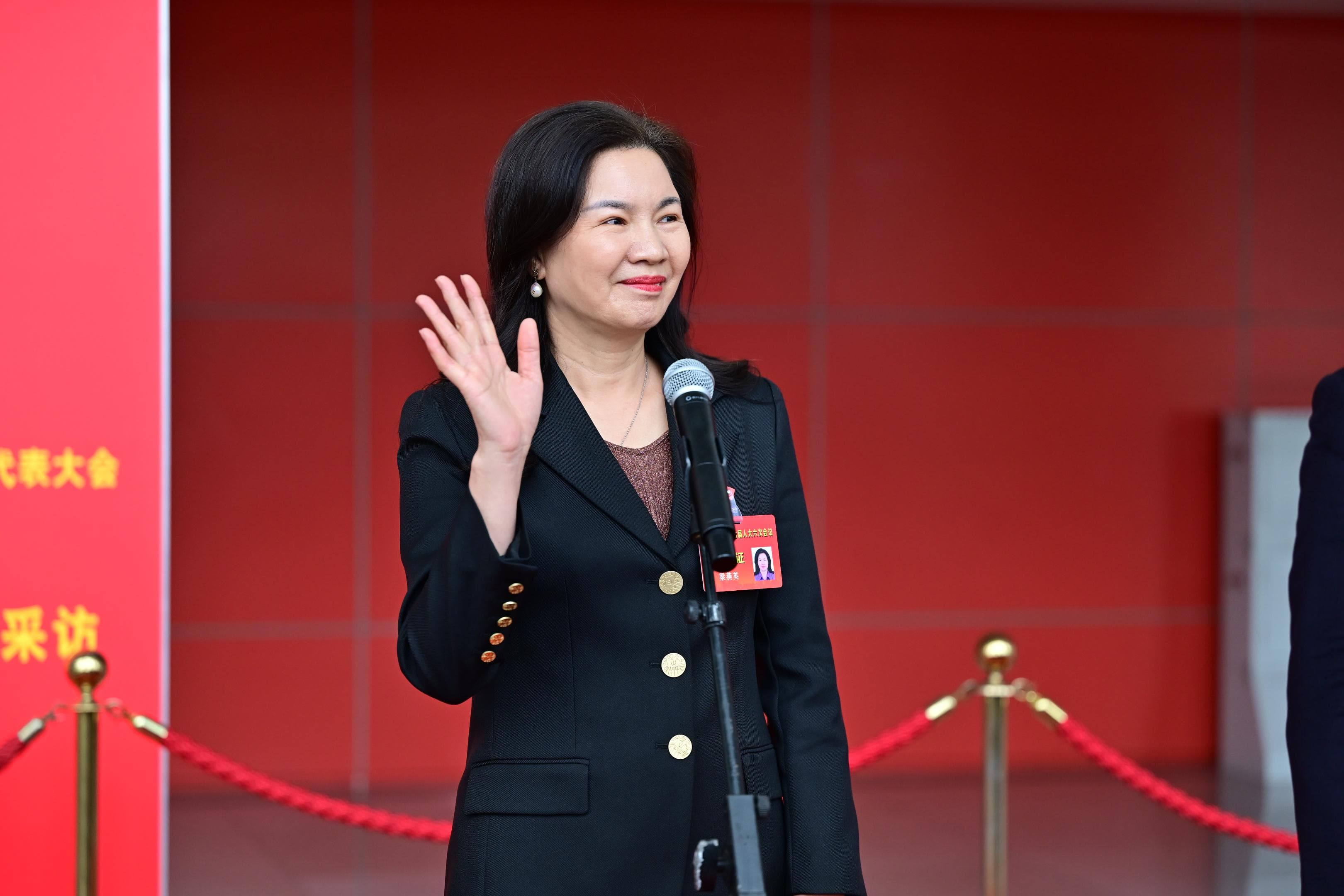 梁燕英：拥抱AI科技工具，提升养老服务质量与创新