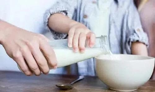 揭秘糖尿病患者为何不能喝牛奶？这4种惊人替代品让你水到渠成！