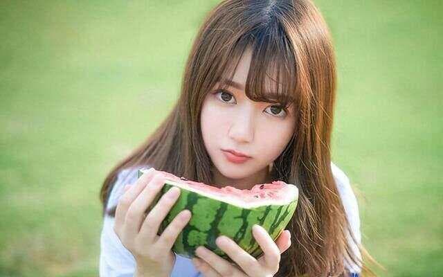 高情商的表白方式不尴尬：让爱意自然流淌的艺术
