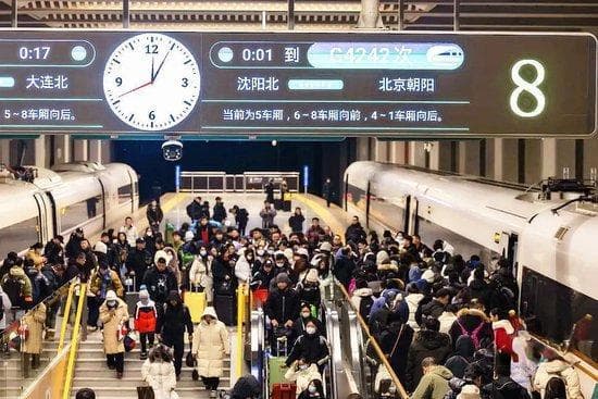 乘坐夜间高铁的旅客，收到短信提示！