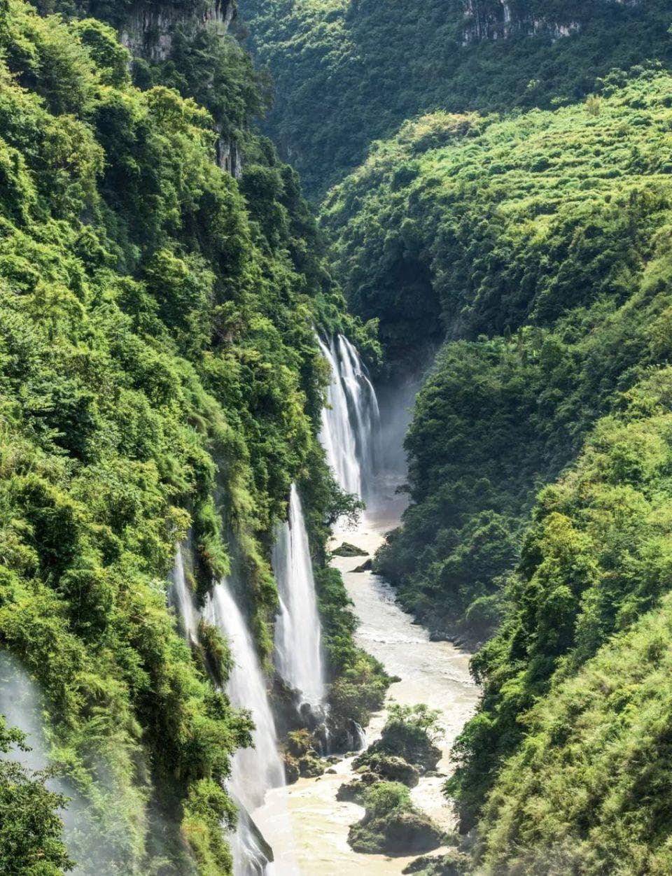 兴义马岭河：探凉夏烟雨 赏雄奇秀幽