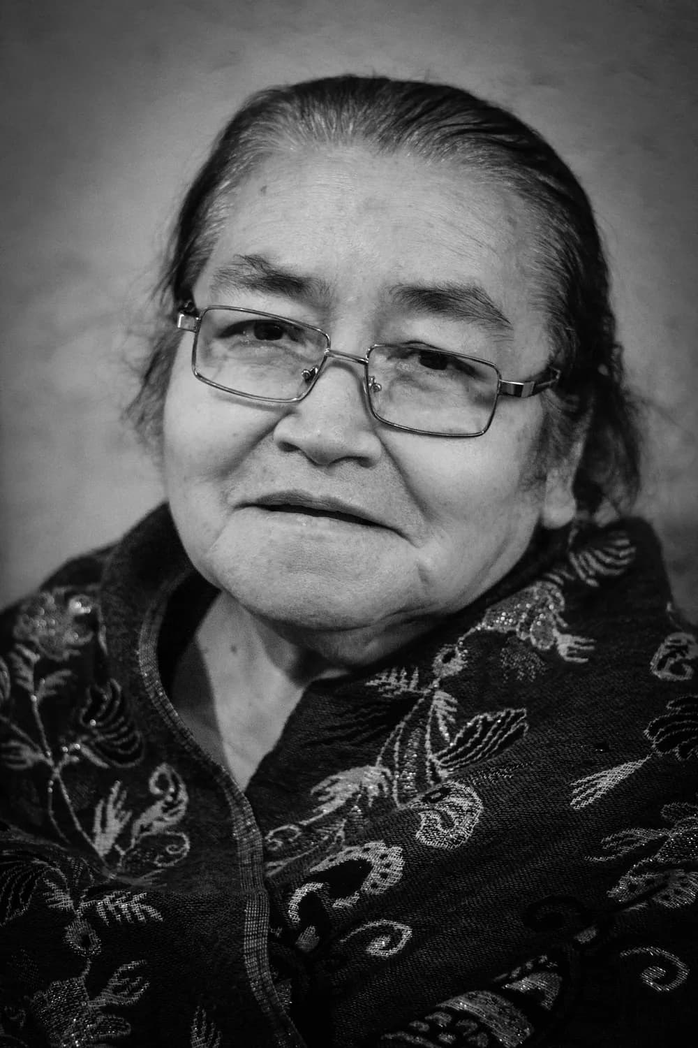 《额尔古纳河右岸》：迟子建笔下的鄂温克族百年史诗