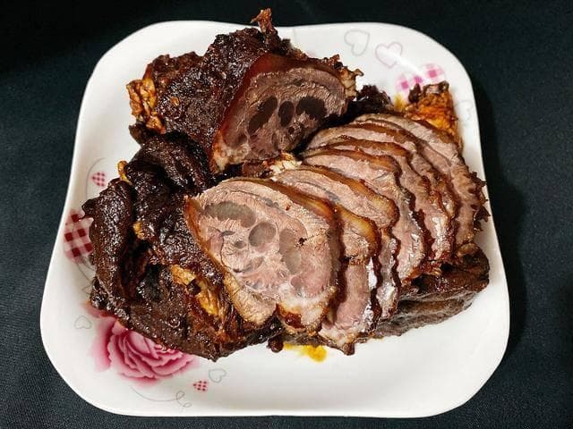 传承30年工艺，解密酱牛肉“低温慢炖”精髓
