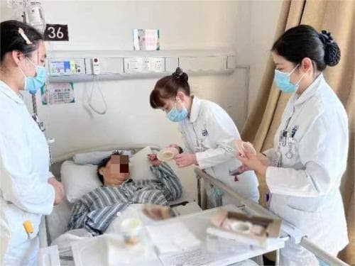 为“80+”“90+”手术闯难关，助高龄患者告别胃肠肿瘤