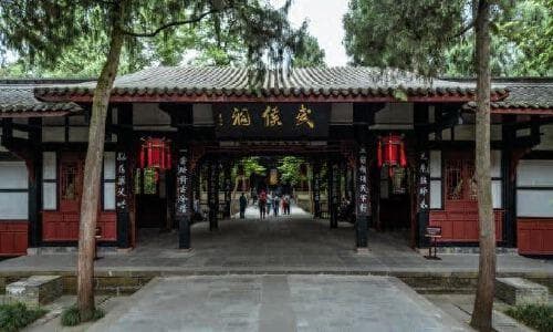 去成都旅游一定要去武侯祠，探寻历史与传说的韵味