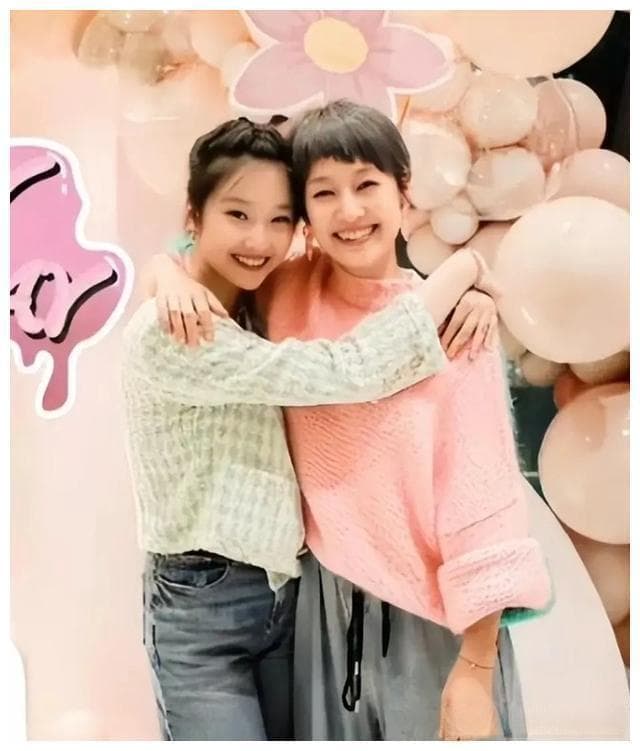 16岁文爱马生日照曝光，马伊琍“精神富养”理念结硕果
