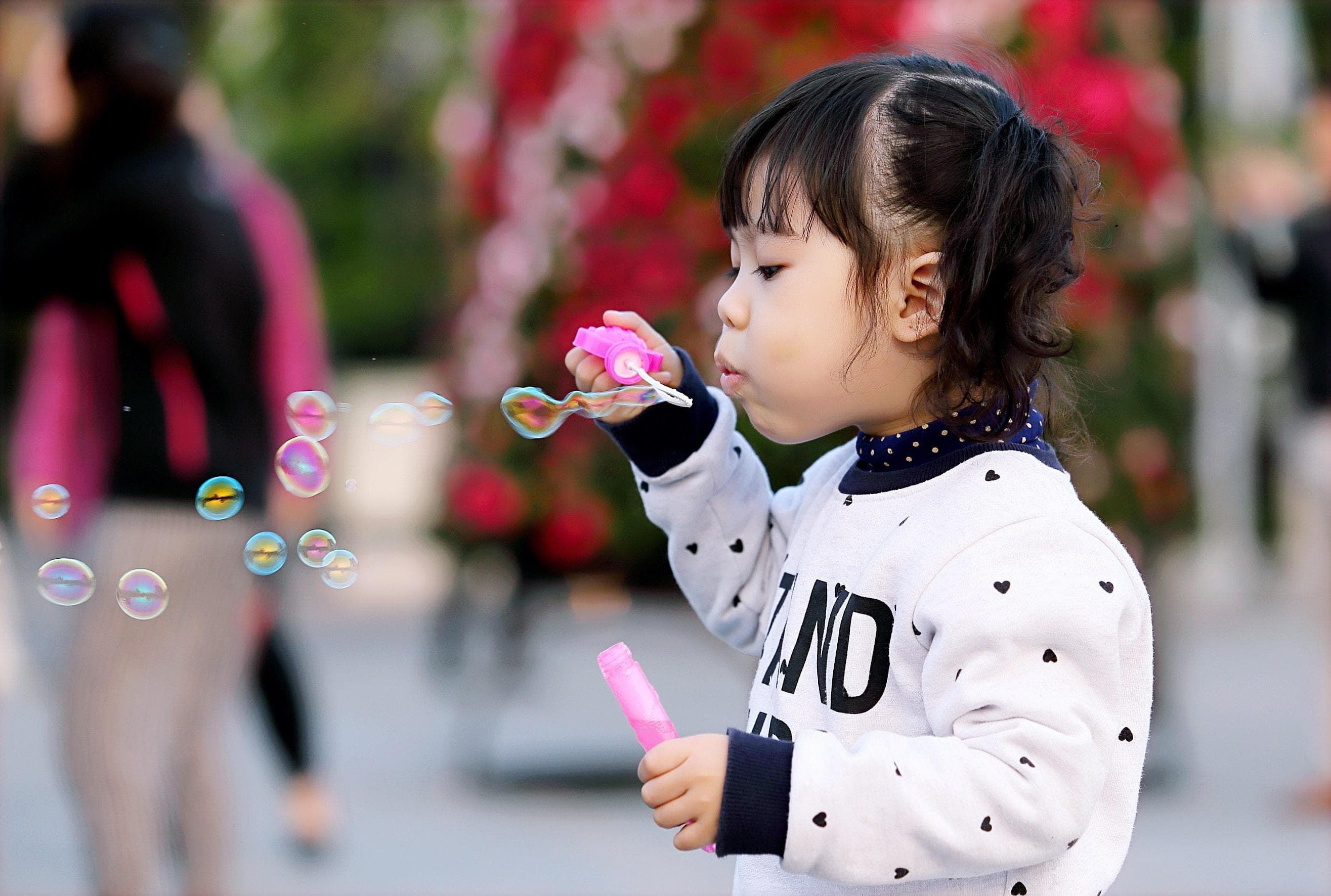 孩子语言发育的每个阶段，家长要如何引导？