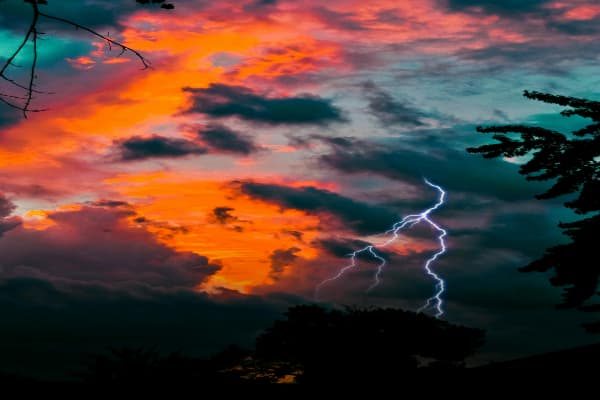 山里的房子要装避雷针吗？山上的房子怎样防雷击？