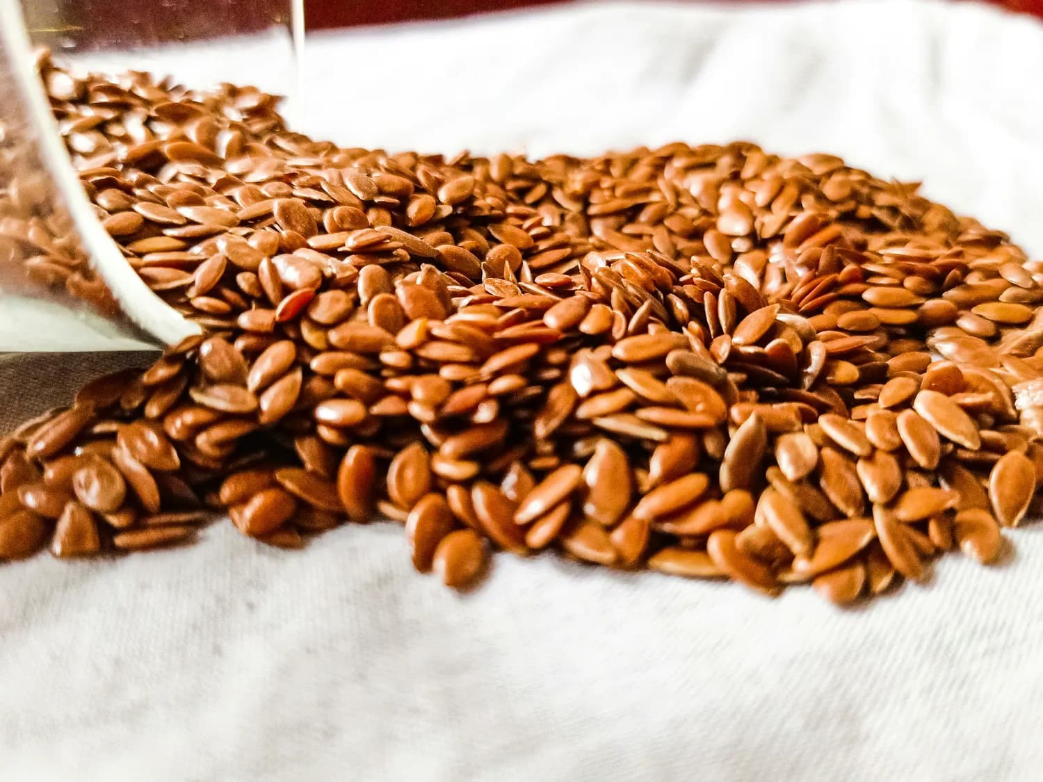 亚麻籽Omega-3脂肪酸的秘密：营养价值与食用指南