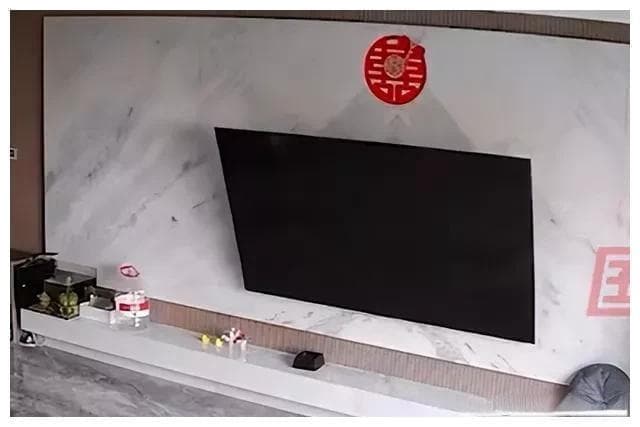 万元电视安装一年后脱落，商家推诿责任，消费者如何维权？