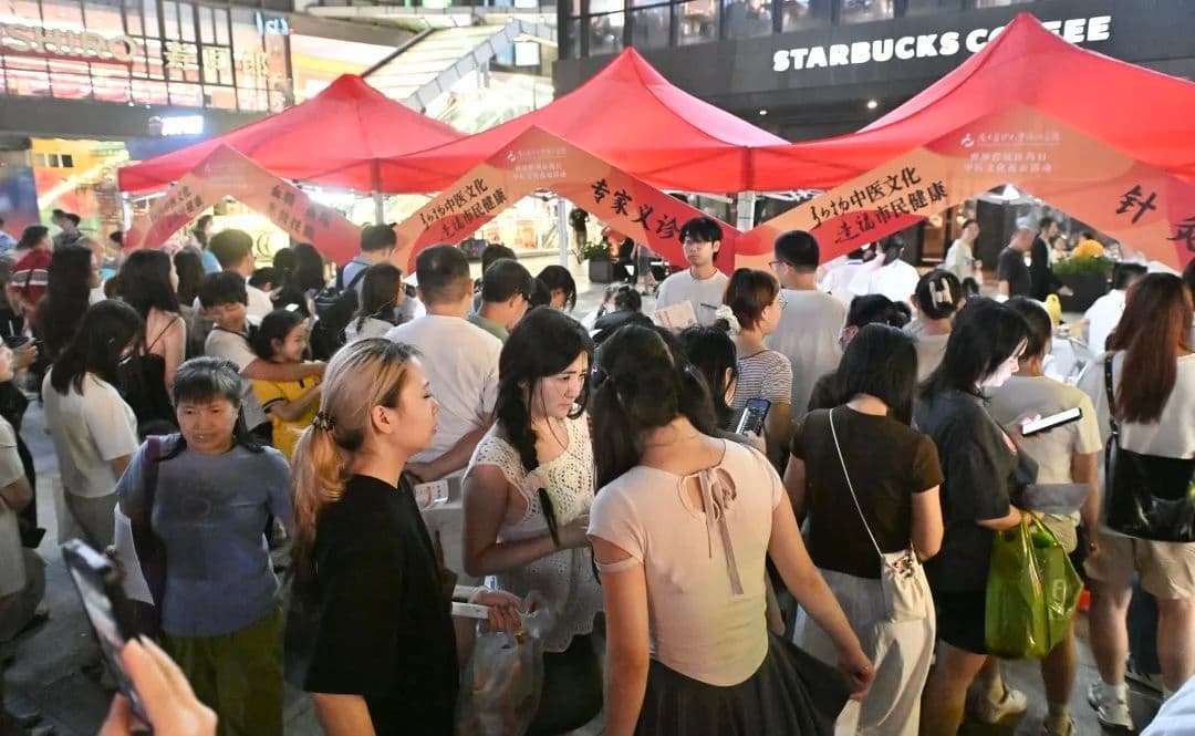 这个夜市“出圈” 了，广州年轻人下班后抢着体验！
