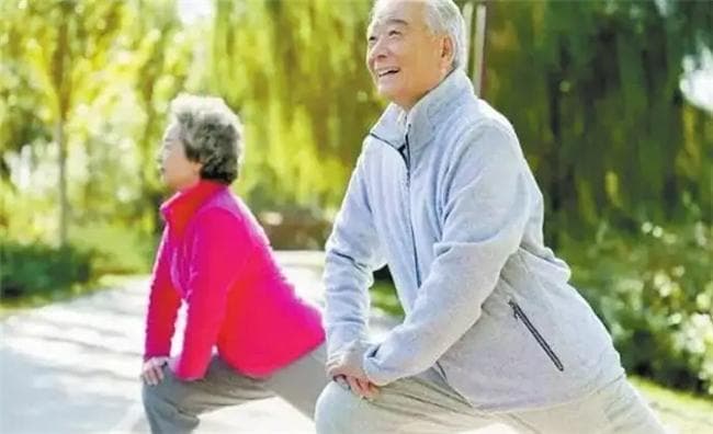 百岁老人总结4个养生法，能坚持做的人，或许和长寿会有缘