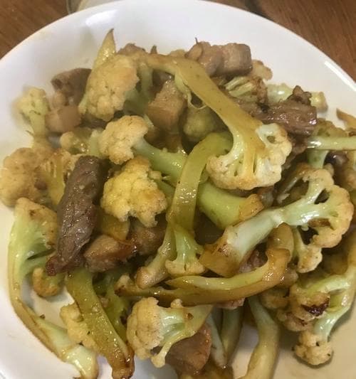 泰式炒菜花，（健康美味的泰国风味；）