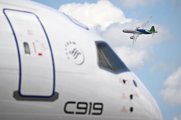天空竞逐：全球航空业的爆发与中国商飞的突围