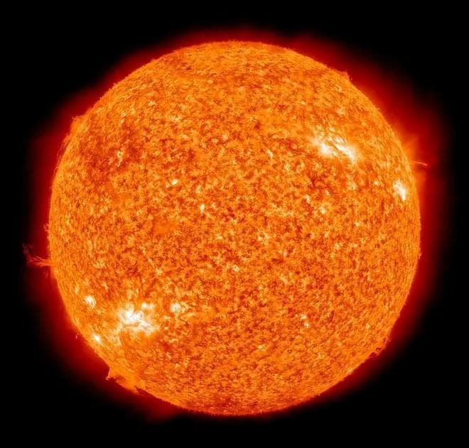 数十亿年后太阳膨胀为红巨星或吞噬地球，人类何去何从？