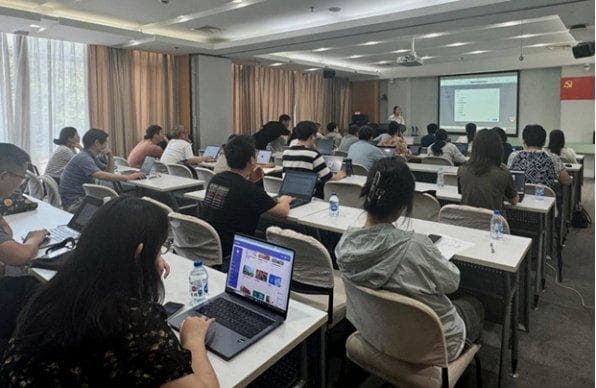 “AI for All”，人工智能融入东华大学课程建设“一个都不能少”！