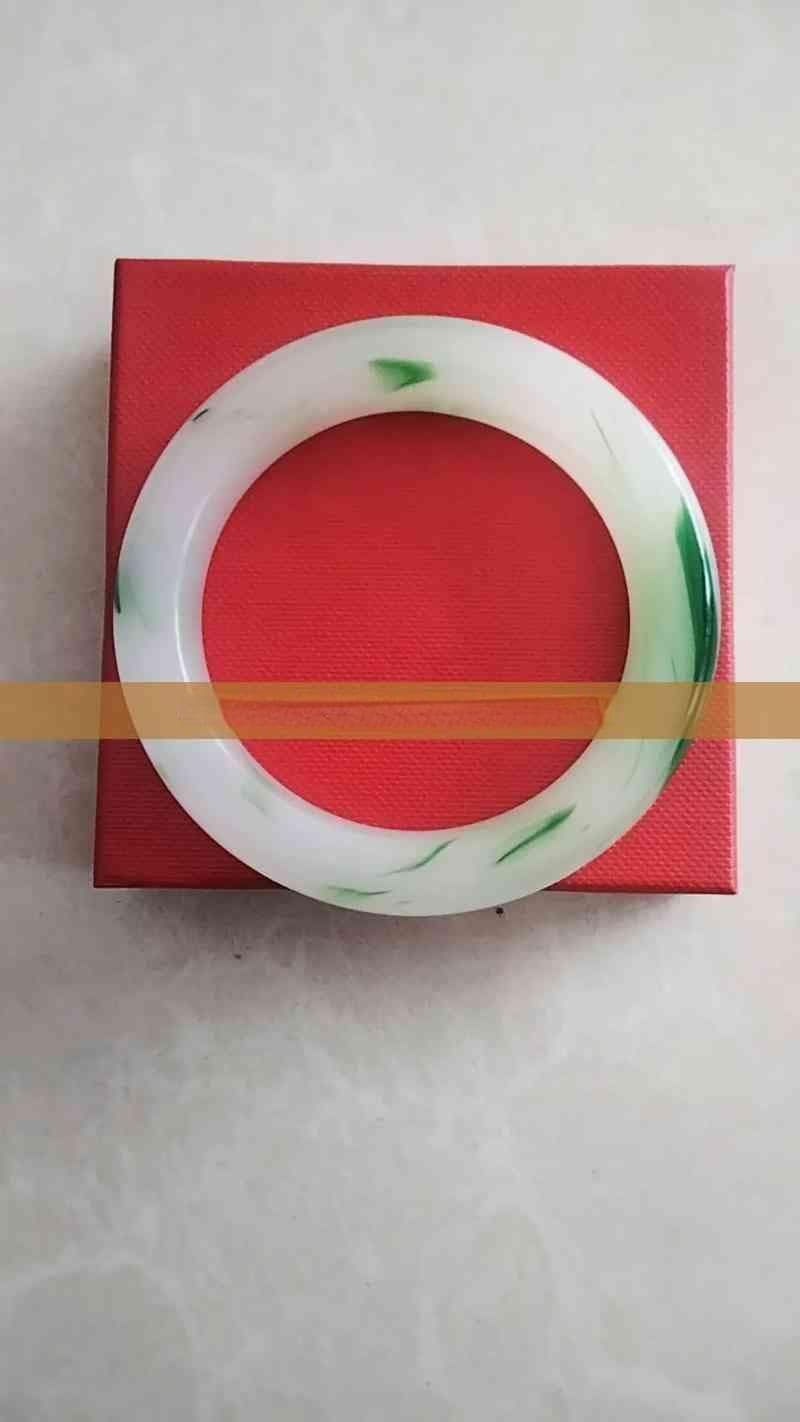 探究猛犸象牙与现代象牙市场价值