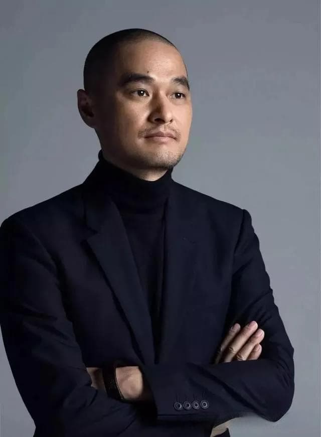 冯唐：宁可累在路上，也不闲在家里；宁可去碰壁，也不能面壁