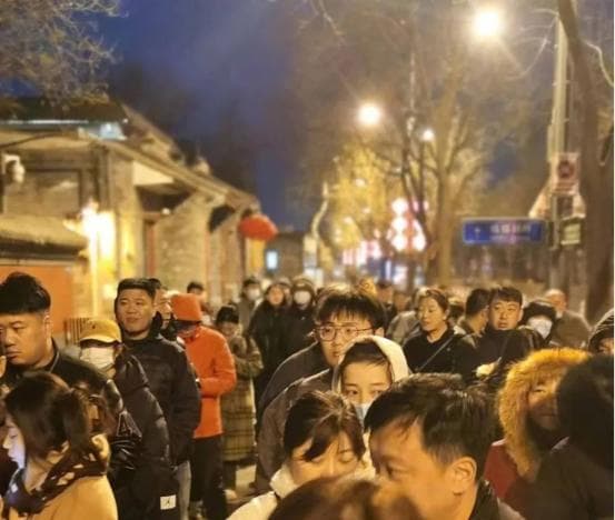 雍和宫求财运、卧佛寺要offer，00后带火“佛系经济”