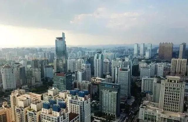 郊区房价便宜，但买房时，建议距离市中心不要超过这个距离！