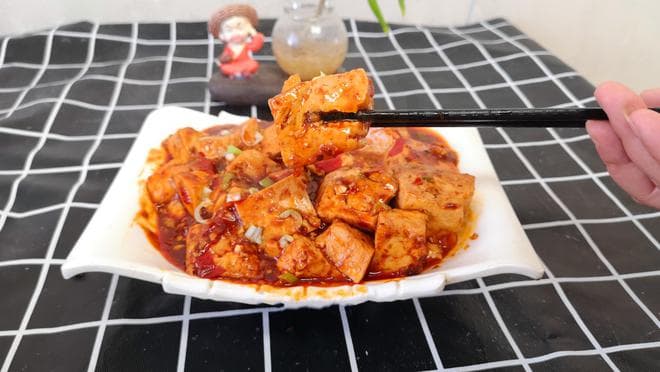 学会这招，麻辣豆腐2分钟轻松搞定，人人都爱！