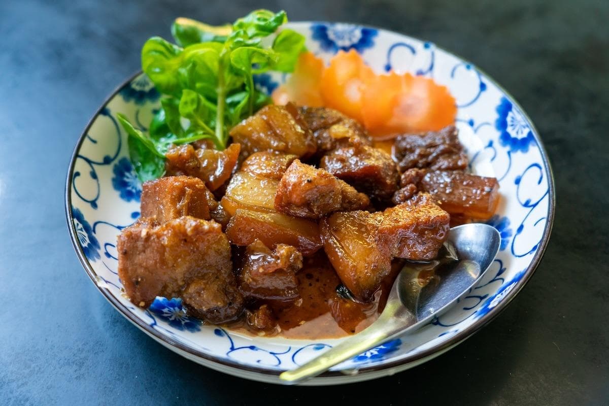 探索普吉岛老城区的魅力：历史、文化和美食之旅