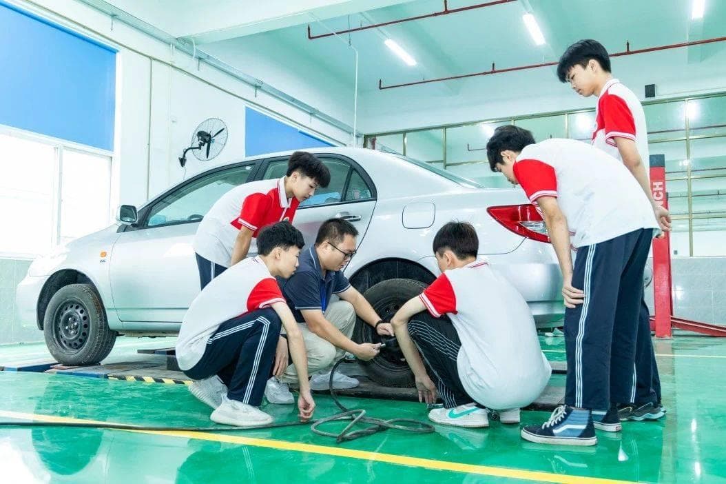 技术学校职高如何培养学生的工匠精神与职业素养？