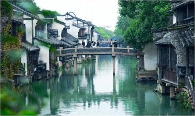 《忆江南》诗词的魅力：几首经典之作，尽展江南韵味