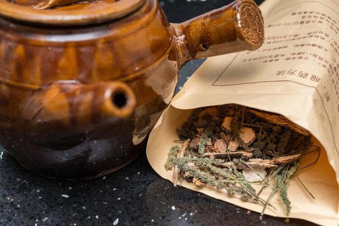 经常吃中药的人，身体有6种症状表现，最好及时就医，别不当回事