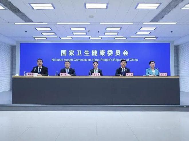 400万护士缺口怎么解决？国家卫健委：为护士松绑减负，薪酬待遇、职称晋升倾斜
