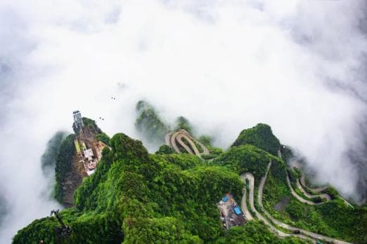 三千奇峰，八百秀水，这里是《阿凡达》取景地，张家界旅游攻略