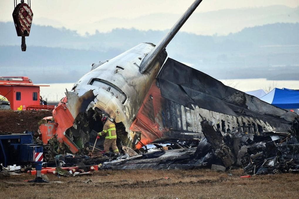 韩国发生严重空难，波音737-800型客机坠毁致179人死亡