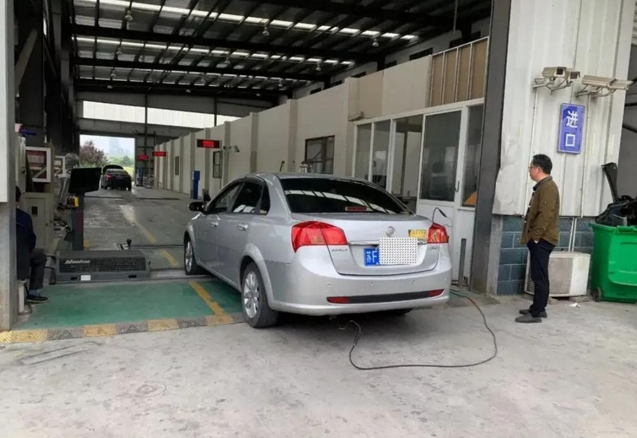 汽车年审全套流程，一次给你详细讲清楚，车检不用满地找“黄牛”