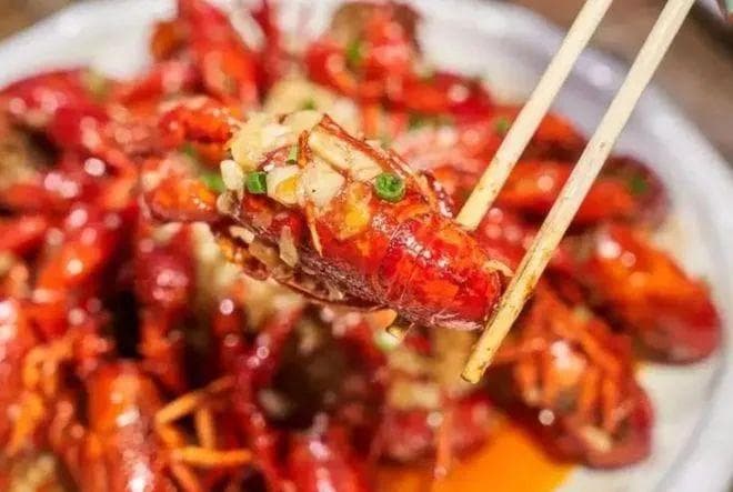 小龙虾一次食用不能超过10个