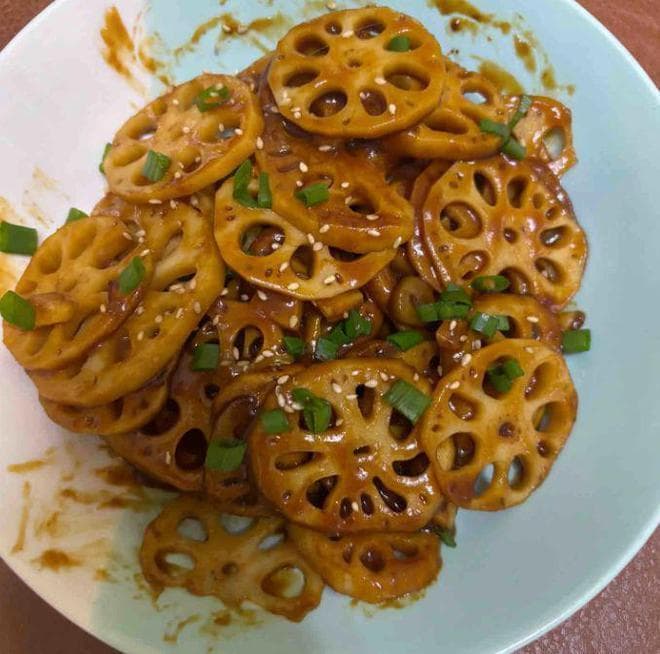 糖醋藕片：酸甜香脆，藕香扑鼻