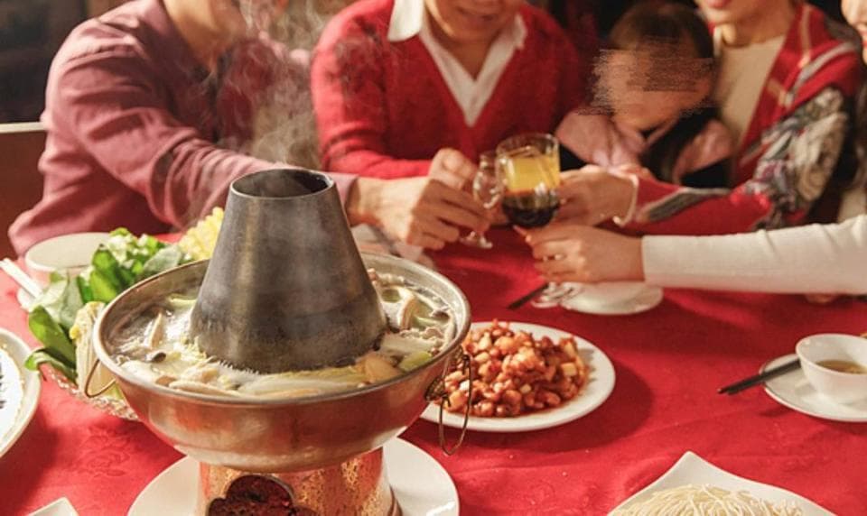 吃炭烧火锅，一家7口一氧化碳中毒！初期症状不显也不能大意