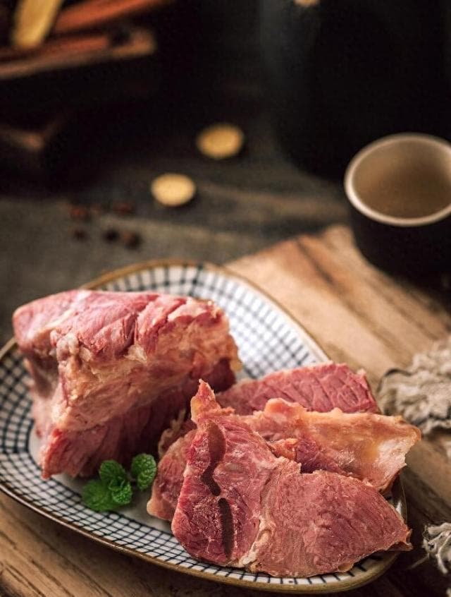卤和炖一字之差，区别却很大，老厨师：卤牛肉的正确做法和步骤