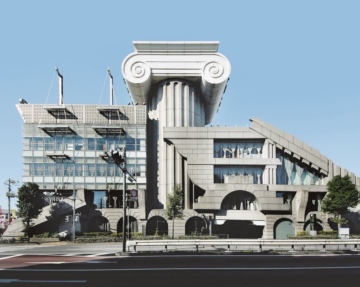 后现代建筑的革命性转变