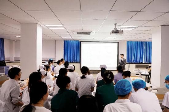 柔性援疆丨叶盛博士为第一师医院心肺复苏团队带来公开课