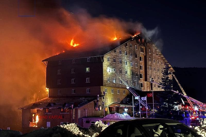 土耳其滑雪度假区火灾致76人死亡，五点细节分析重大伤亡原因