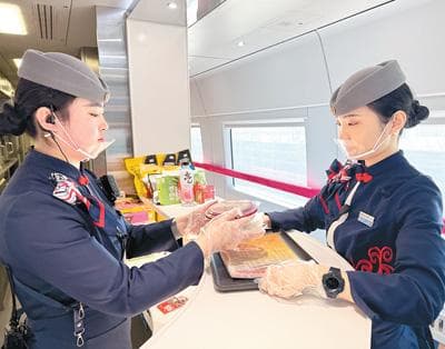 高铁列车新增特色“小碗菜”：让春运旅客尝到地道中原美食