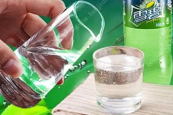 白酒兑雪碧喝了会怎么样？