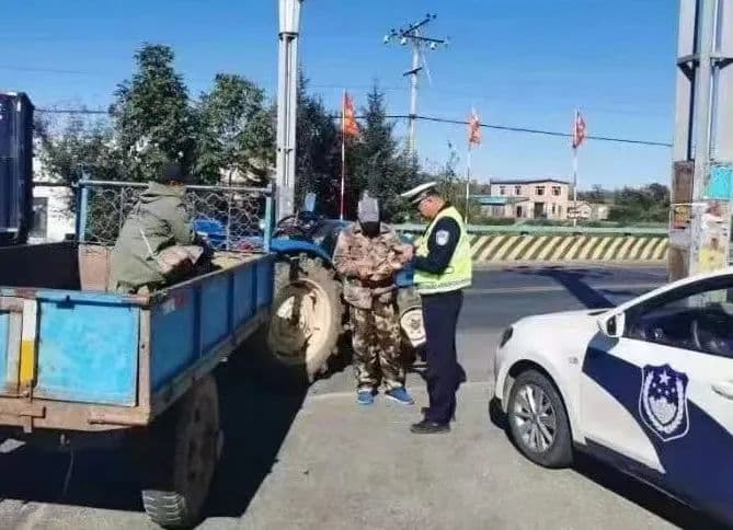 以案释法：上道路行驶的拖拉机需要投保交强险吗？