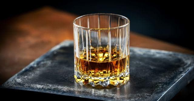 威士忌：酒类风格、饮用方式及功能性酒杯