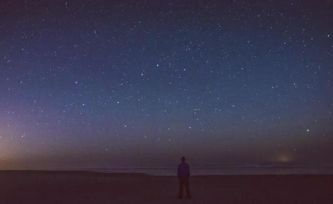 为什么夜空是黑的？你以为的“正常”，背后隐藏着一个绝望的事实