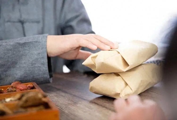 3种中药已被国家药典禁用？不仅有肾毒性还致癌，别再以为是好药