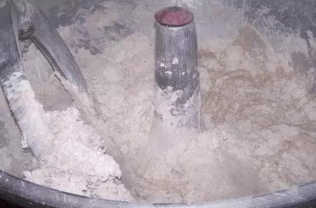 面包制作工艺：直接法、中种法、烫种法与液种法的优缺点对比