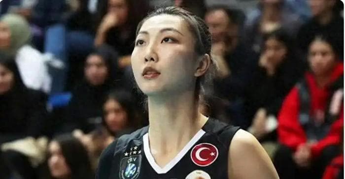 中国女排连传三大消息：李盈莹伤缺、袁心玥或回国、朱婷续约