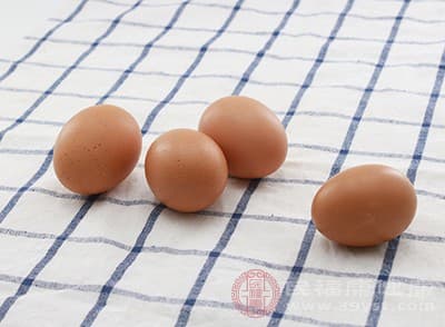 蛋黄上有绿色物质还能吃吗？关于鸡蛋的5个真相